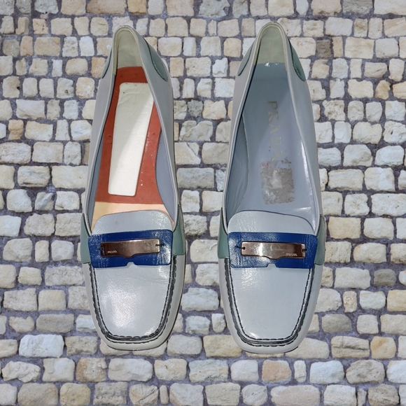 PRADA • 37 1/2 • Leather loafers blue logo showing Italian Luxury flats slip on - Picture 9 of 9